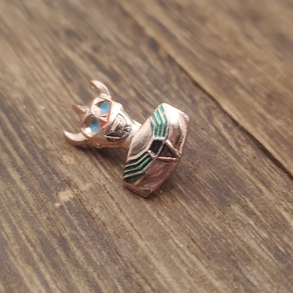 B661 power ranger devil modern brooch pin